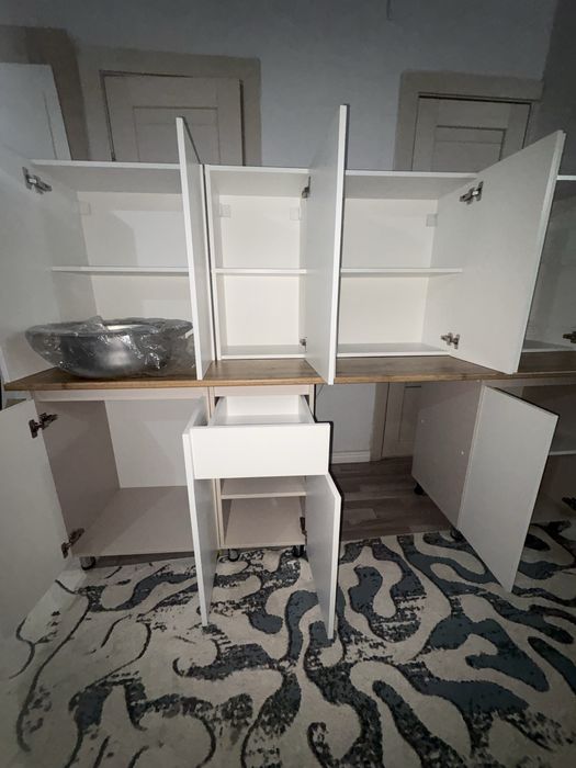 Продам кухонный гарнитур новый