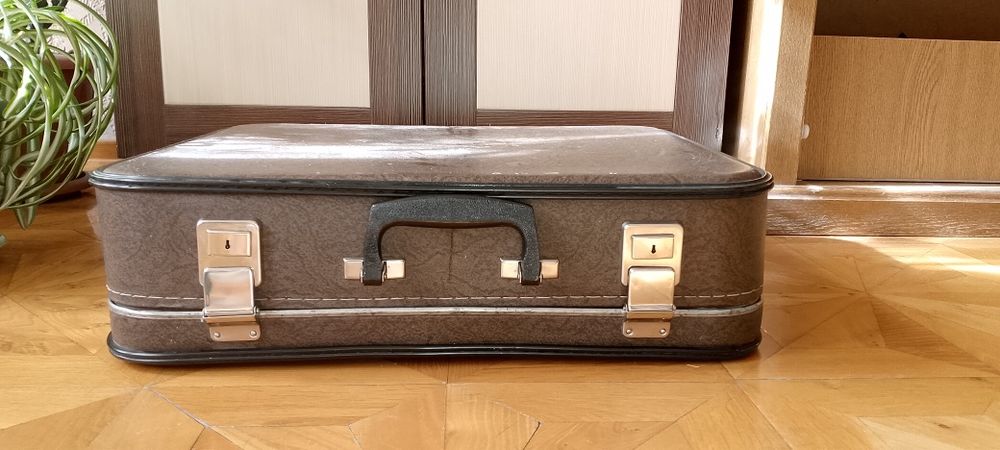 Советский чемодан.