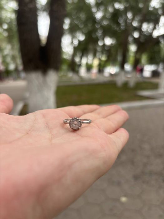 Продаю кольцо серебро с пробой