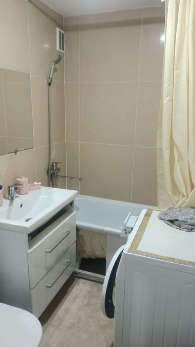 Сдам 2кв Достык молл ,центр 150 тыс+ ком