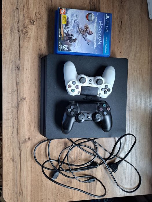 Продам PlayStation 4