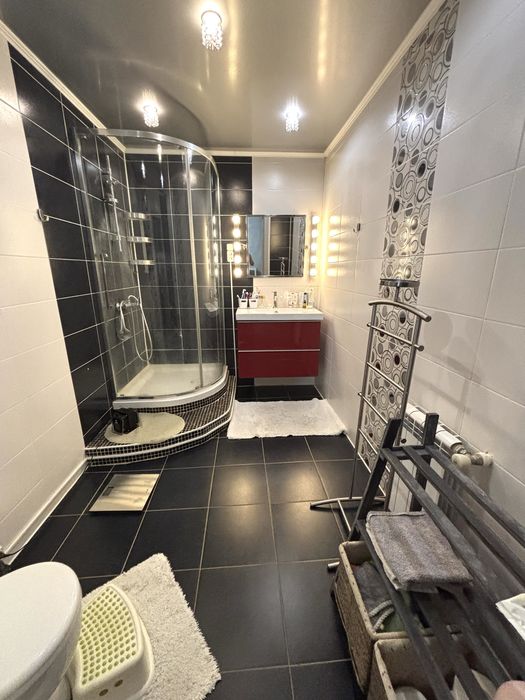 Продается 4х ком квартира район 7 школы