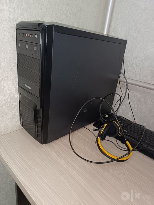 XEON 1245 V2, 16GB DDR3, RX 470 4gb. I7 3770