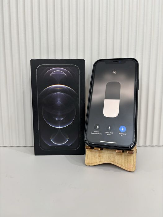 Продам iPhone 12 про.С КОРОБКОЙ