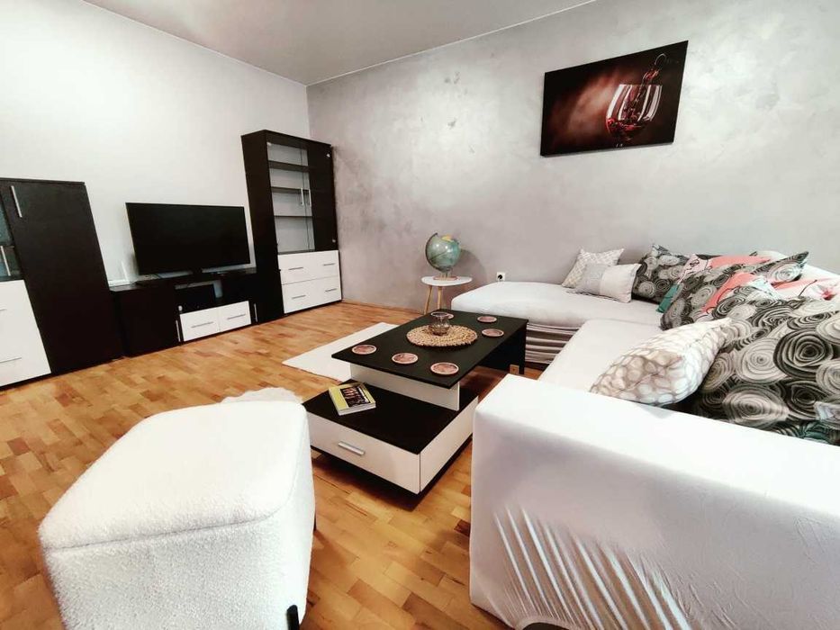 Дава се под наем Тристаен апартамент в София, Лозенец - 103 кв.м за 749 € - Снимка #2