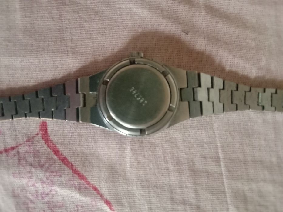 Продам женские часики