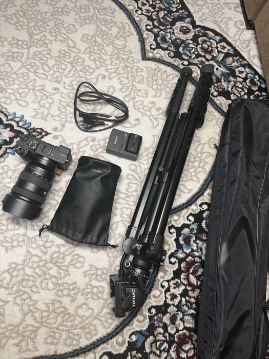 Sony a7cii + объектив 24-105 + 2шт батарейка + зарядка + штатив
