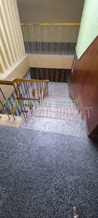Продава се Промишлена сграда в Провадия - 1764 кв.м за 300 €/кв.м - Снимка #9