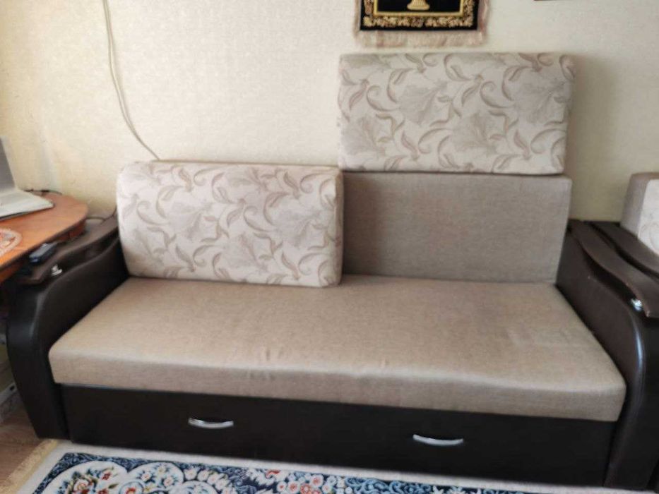 Диван с креслом (2.2 метра и 1 метр)