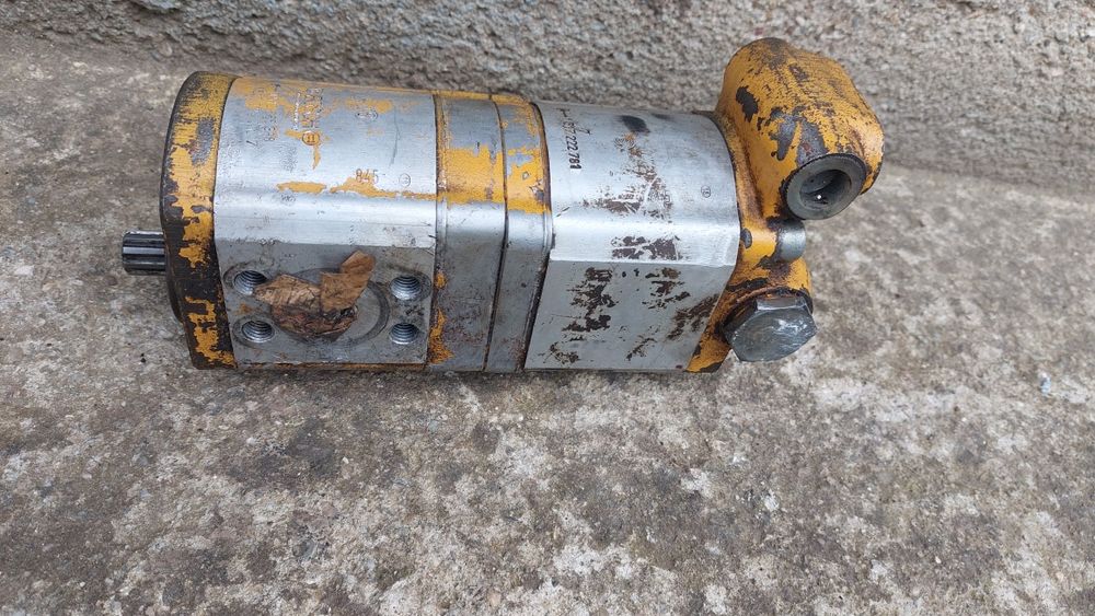 Vând pompa hidraulică excavator miniexcavator