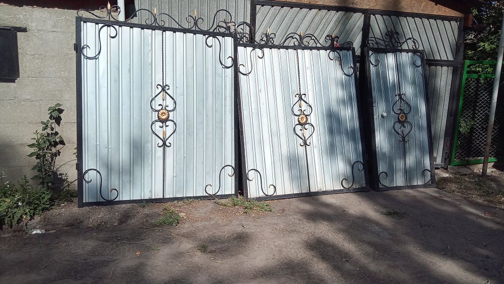 Продаю.     ворота