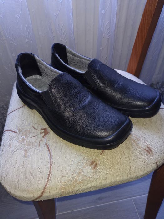 Мъжки нови обувки от естествена кожа