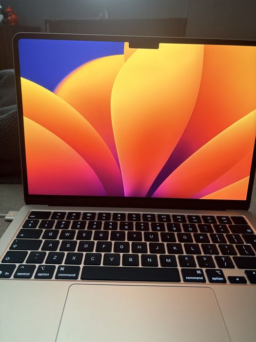 Macbook 13 air 2025 M4