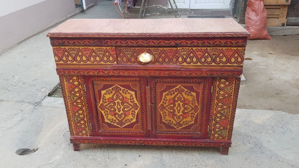 Антикварная тумба в мароканском стиле
