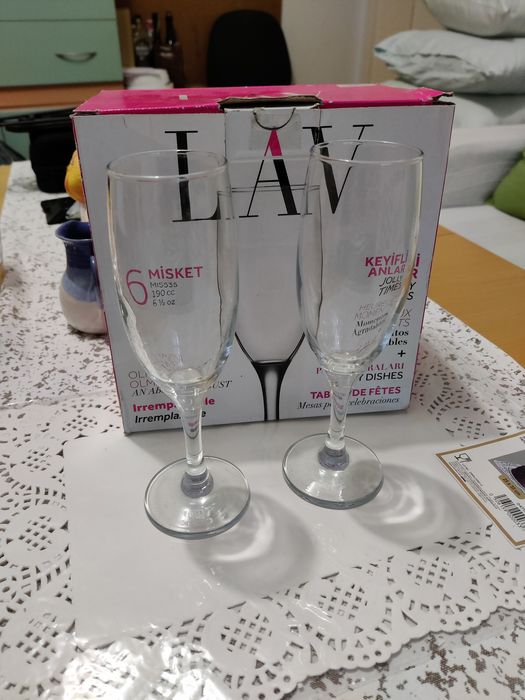 Чаши (уиски, турски чай, шампанско)