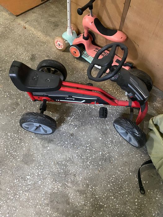 Kart cu pedale ,in stare impecabila