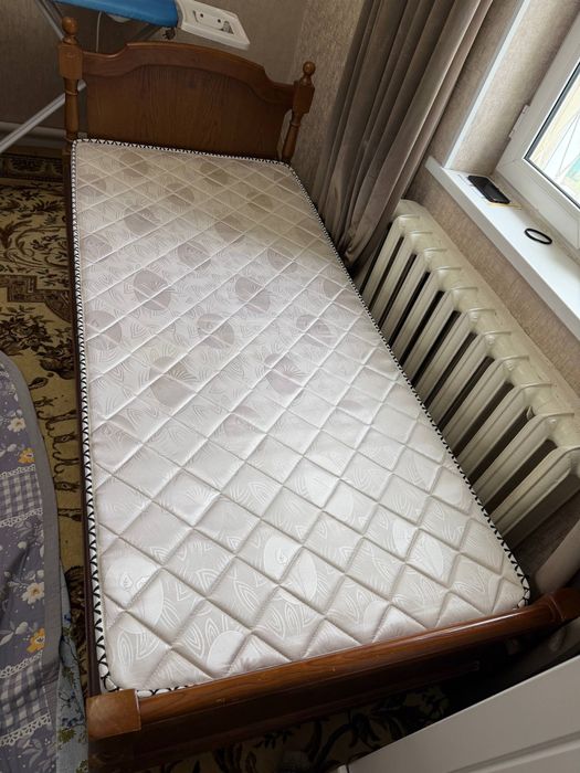 Кровать в хорошем состоянии