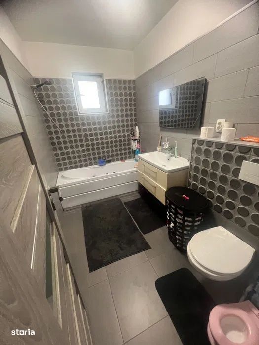 Apartament de vanzare 2 camere,Zona Floresti
