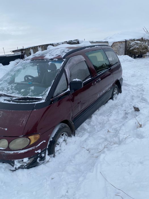 Toyota Estima Lucida