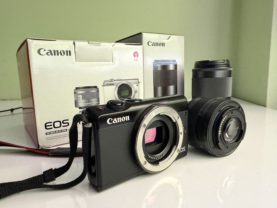 Canon EOS M100 + EF-M 15-45 mm + EF-M 55-200 mm