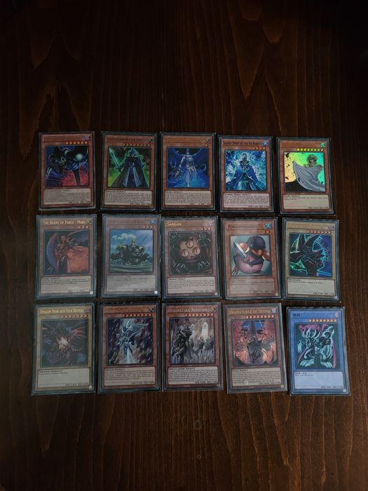 Карти YUGIOH последни бройки