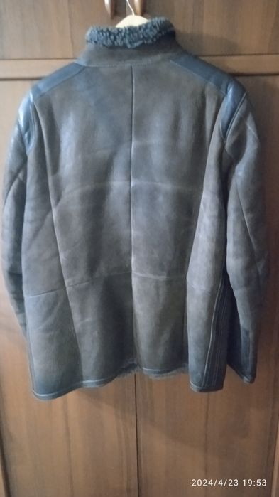 Продам натуральную дубленку.