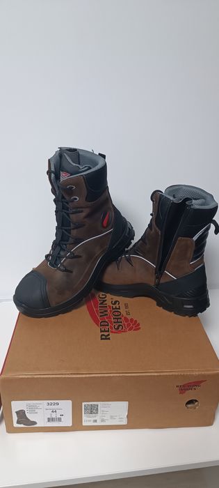 Продам спец обувь