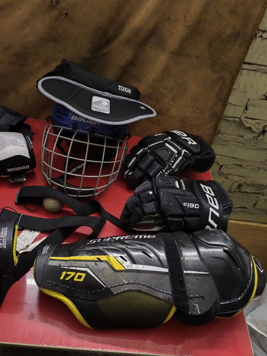 Продам хоккейную форму