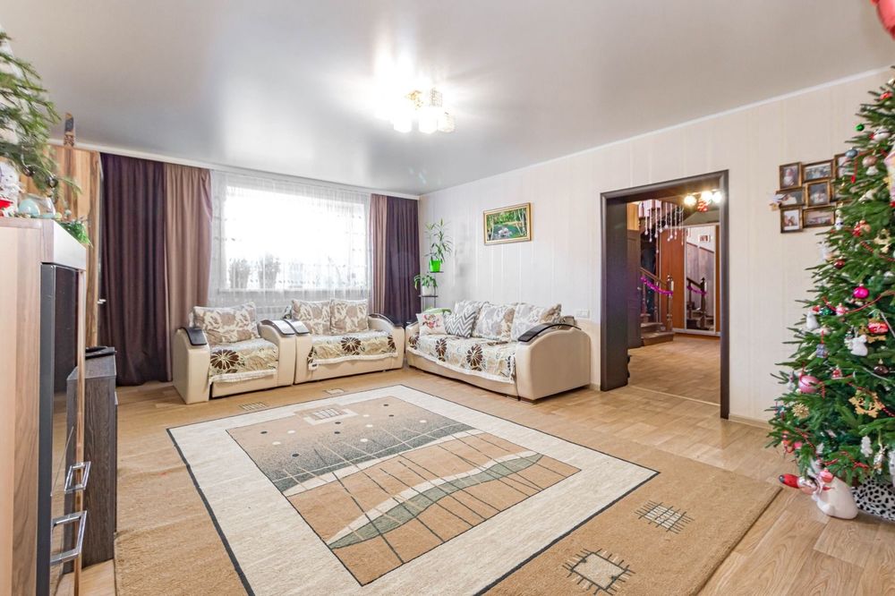 Срочно!!! Продажа дома 10 соток. Юго-Восток левая сторона . Торг