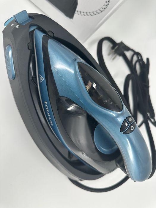 Чисто нова ютия парогенератор TAURUS 2800w