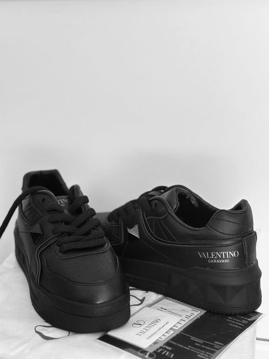 Adidasi Valentino negri/albi