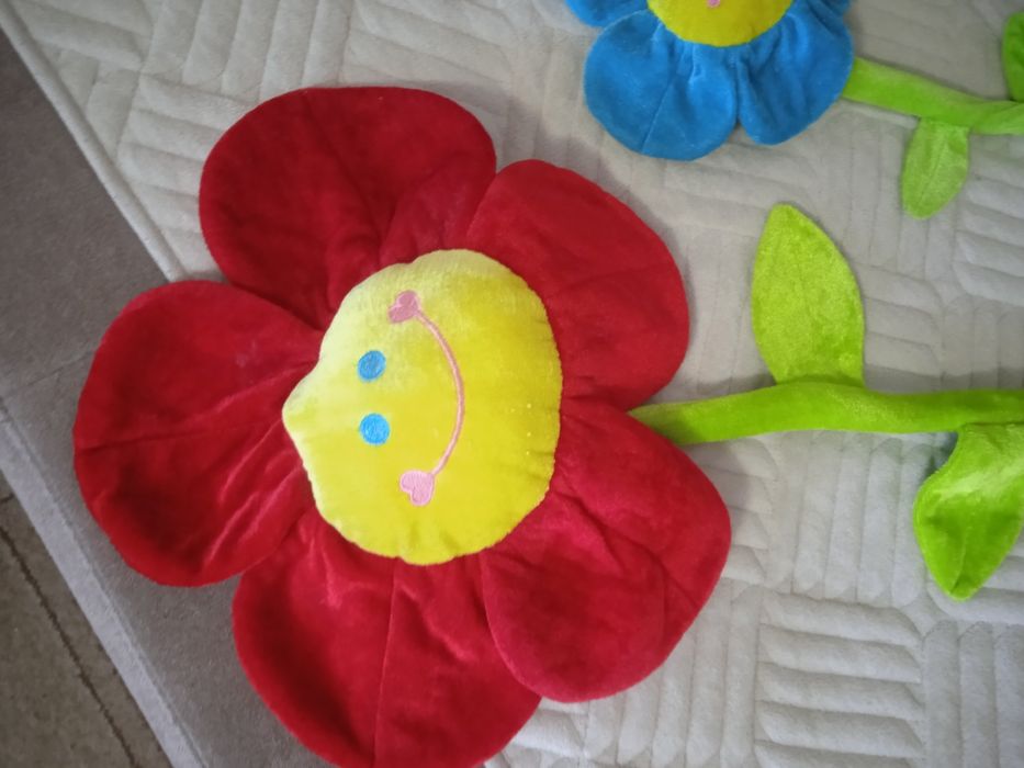 Мягкие игрушки- цветы