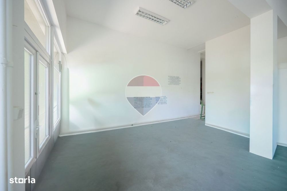 Spațiu Comercial de Închiriat, 75.86 mp, Rogerius - Oradea