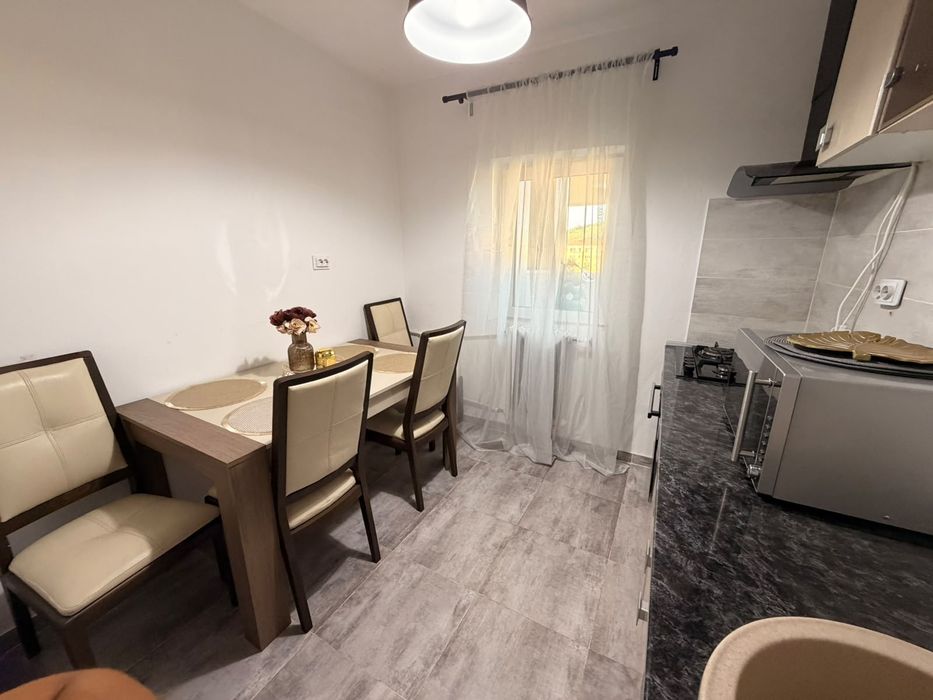 Vând apartament oraş Motru