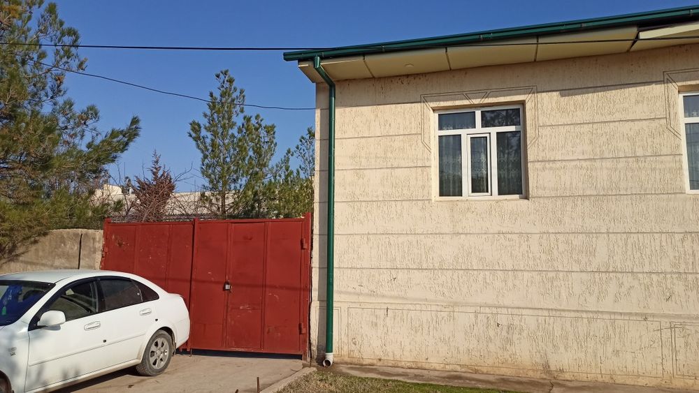 Uy sotiladi Qibray tumanida