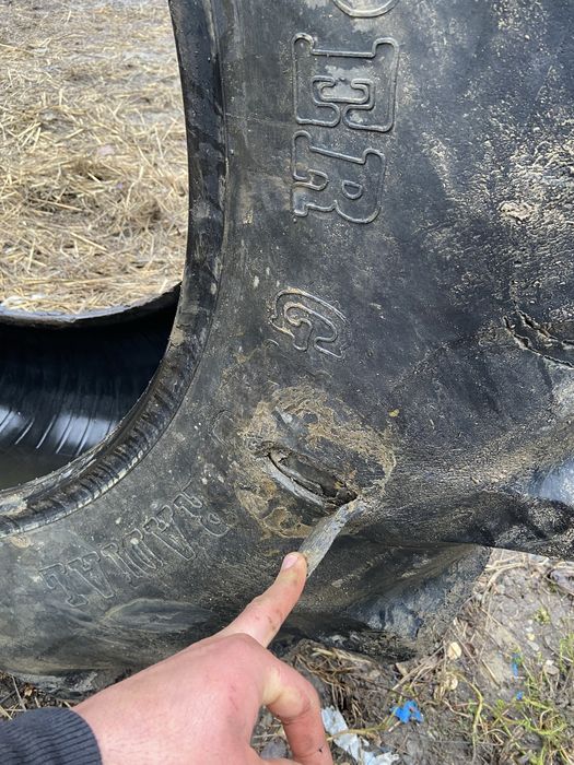 Vand cauciucuri 20.8R30 si 23.1/26