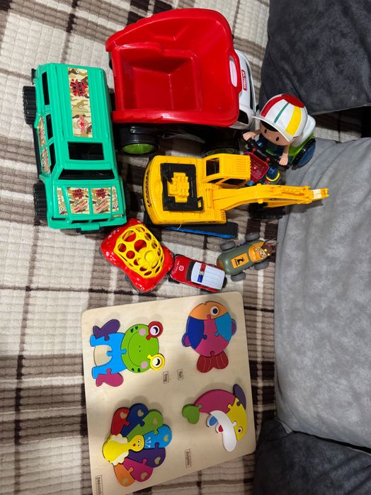 Детские игрушки .