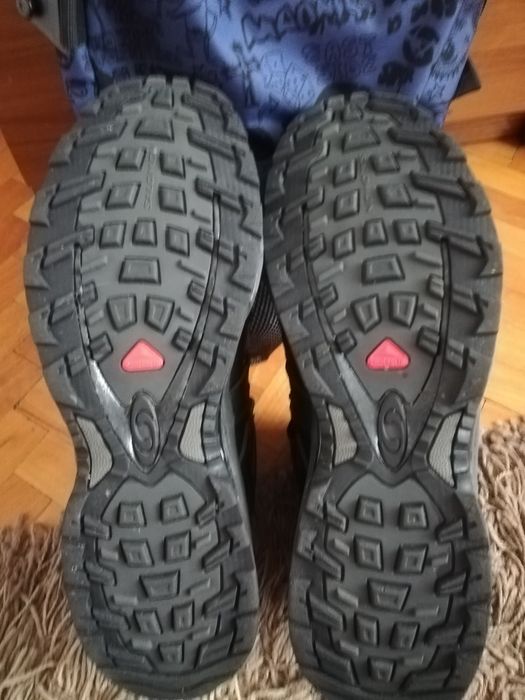 Оригинален Salomon  Gore-tex номер 45  1/3