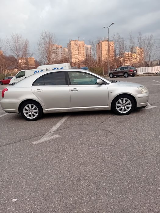 Toyota Avensis 2500 euro