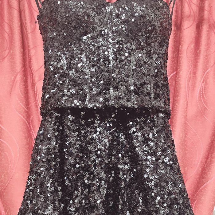 Ținută de evenimente – corset cu paiete și fustă clos scurtă, elegantă