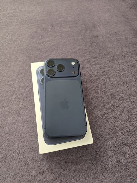 Vand/Schimb Iphone 17 pro/256 Nou- Activat