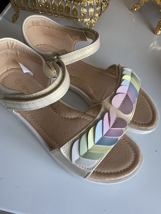 Продам сандали детские
