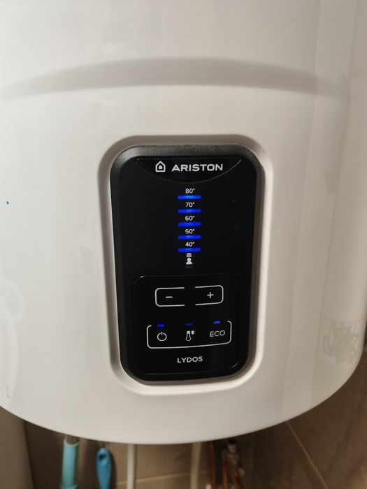 Vând boiler electric ariston