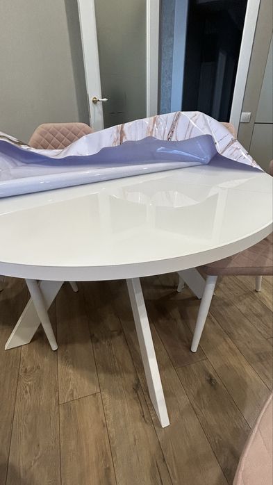 Стол и стулья для кухни