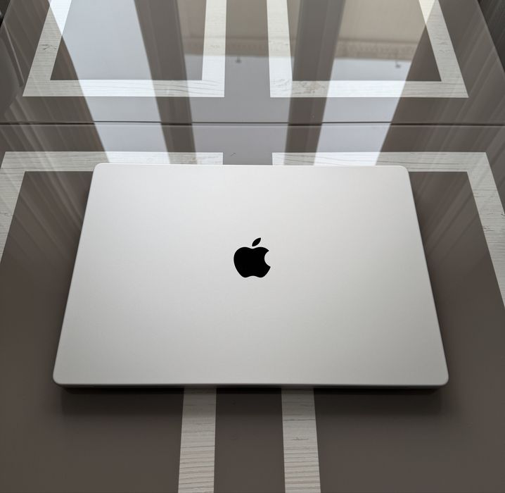 MacBook Pro 16 на чипе М 3 Pro. Silver