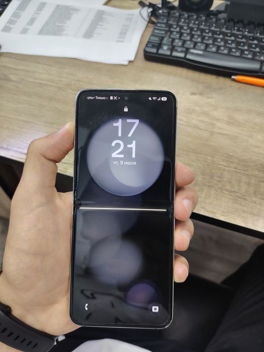 Срочно продаю samsung z flip 5 256гб