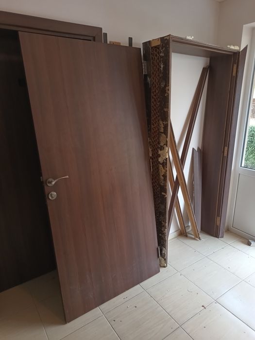 Входни врати с каса 90*200