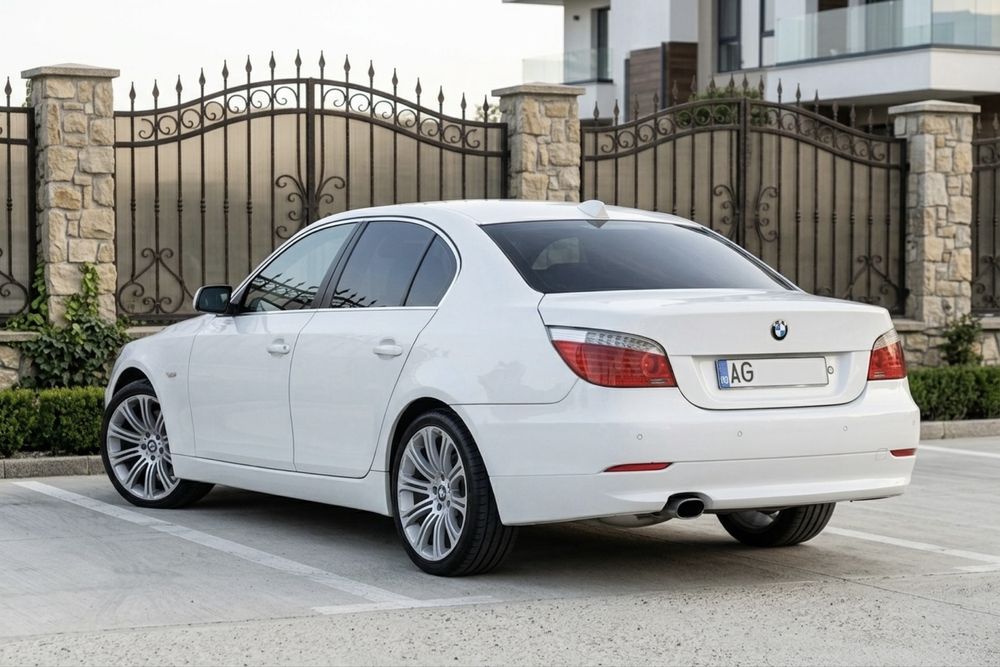 BMW Seria 5 E60 LCi/ 520d/ 2.0 diesel/ 2008 177cp/ Navi Mare/ Înmatriculat
