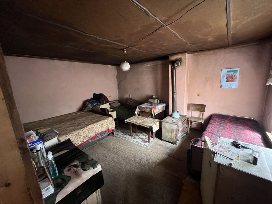 Продава се Къща в Панагюрище - 1100 кв.м за 14 €/кв.м - Снимка #4