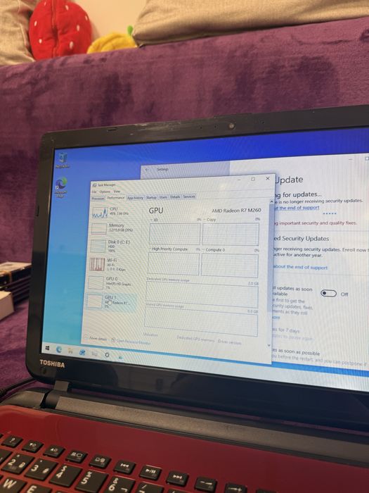 Toshiba i7-5500U 16GB RAM placa video amd M260 de 2GB